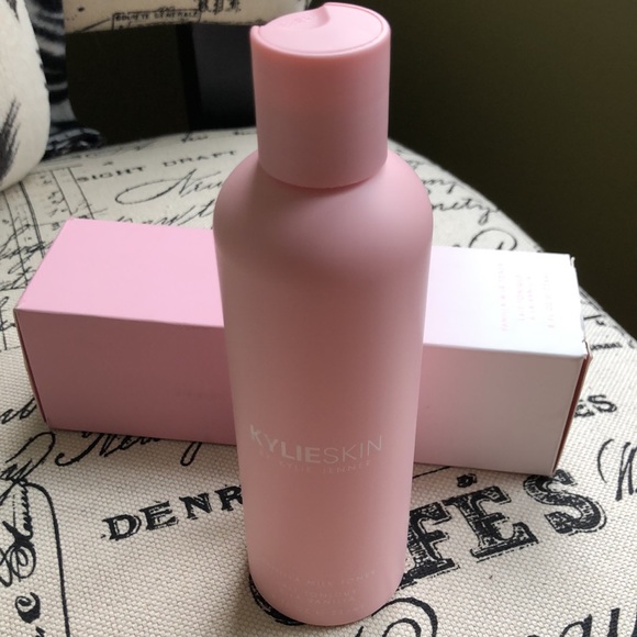 NIB Kylieskin Vanilla Milk Toner - 8 fl oz bottle - Picture 2 of 3